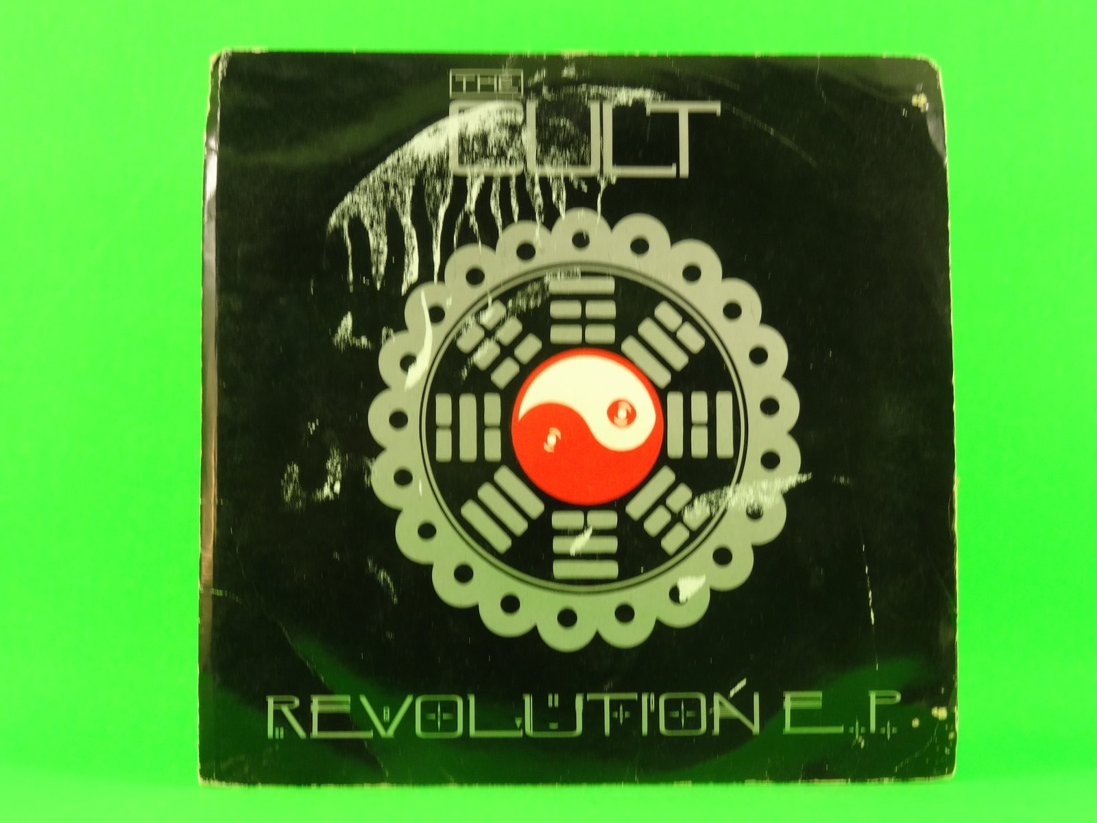 CULT REVOLUTION EP (damaged gatefold sleeve) (137) 7" BEGGARS BANQUET