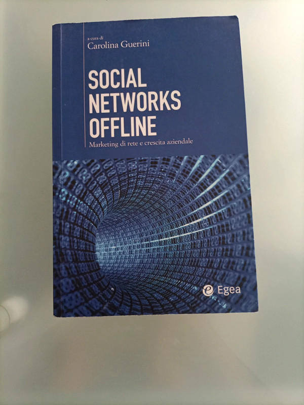 Social Networks Offline - Carolina Guerini