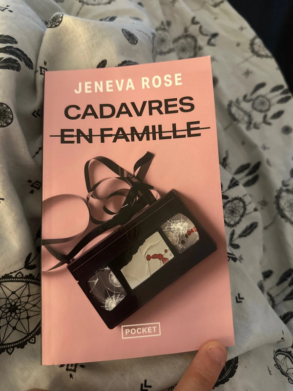 Cadavre en famille des jeneva rose