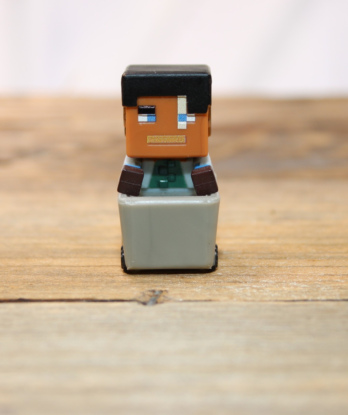 Minecraft Biome Settlers Serie 8 Tundra Hunter in Minecart Minifigure 1"
