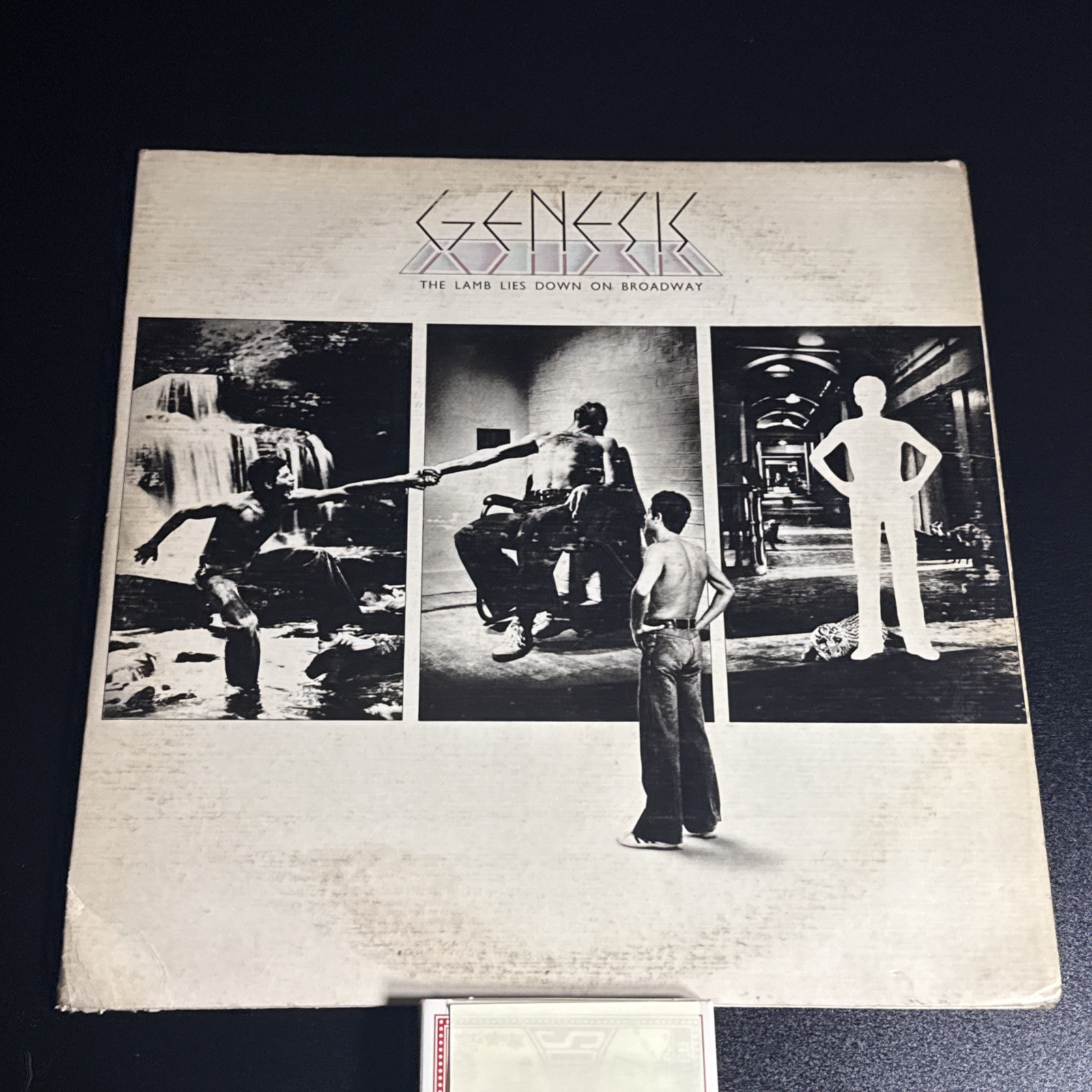 Genesis – The Lamb Lies Down On Broadway - ATCO SD 2-401
