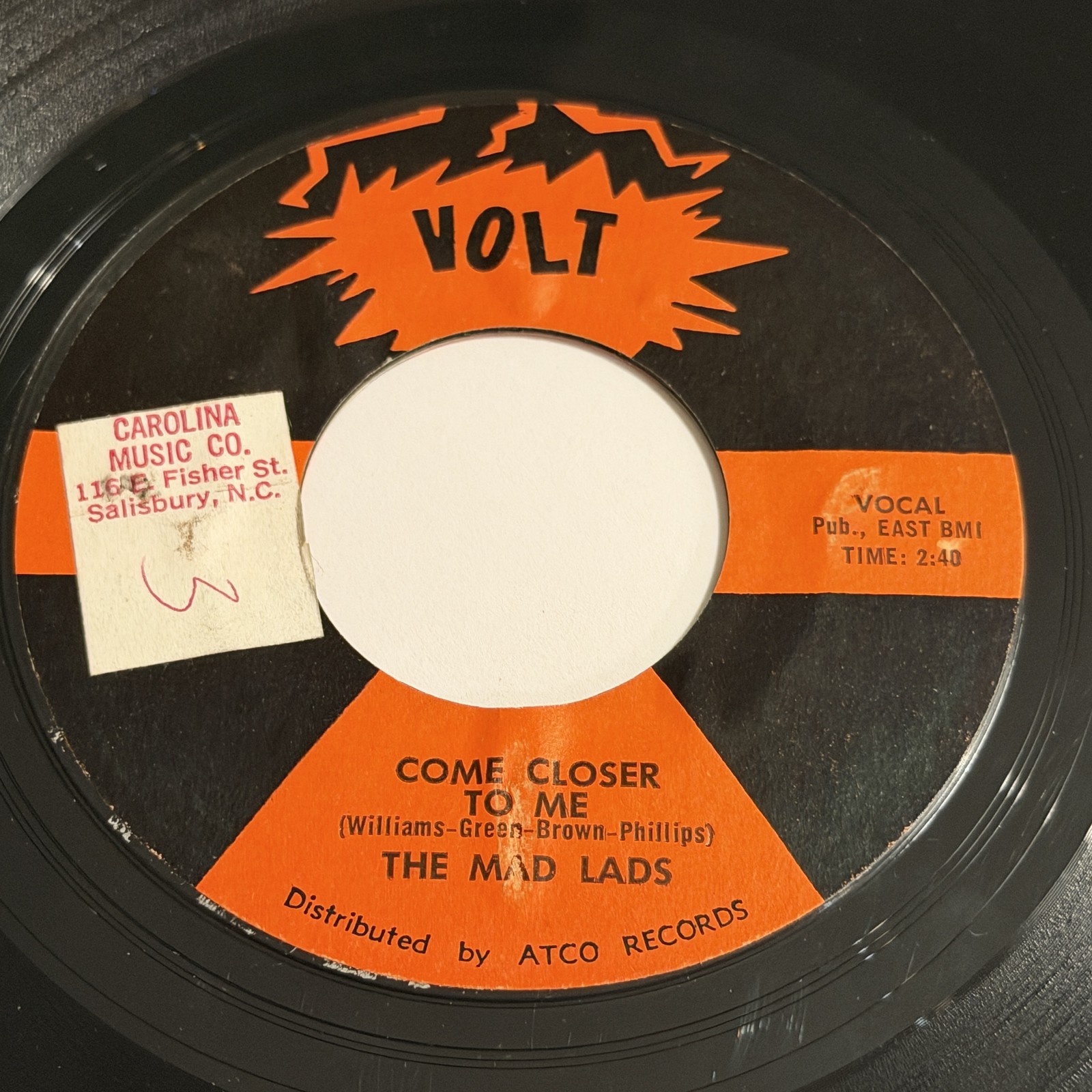 The Mad Lads: Come Closer To Me / Sugar Sugar 45 - Volt - Soul