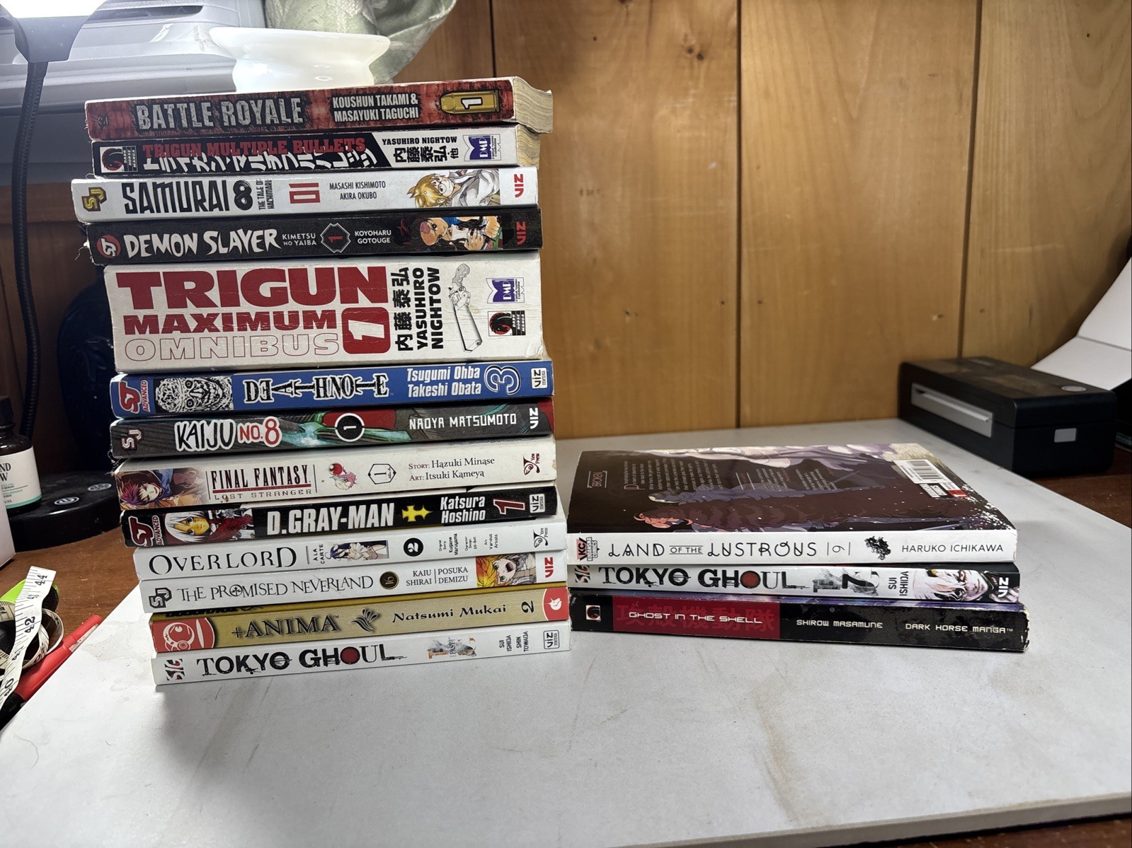 Anime Manga lotto misto di 16 libri Demon Slayer Overlord Tokyo Ghoul