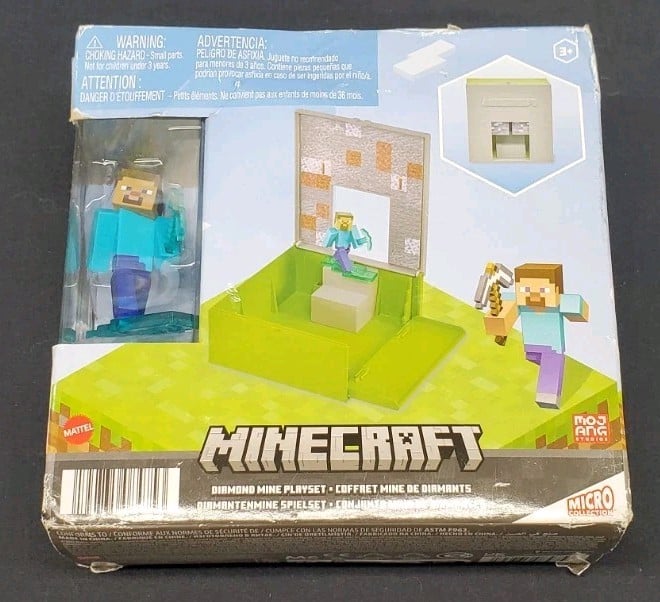  Minecraft Micro Collection Diamond Mine Playset Mattel With 2 inch Figure