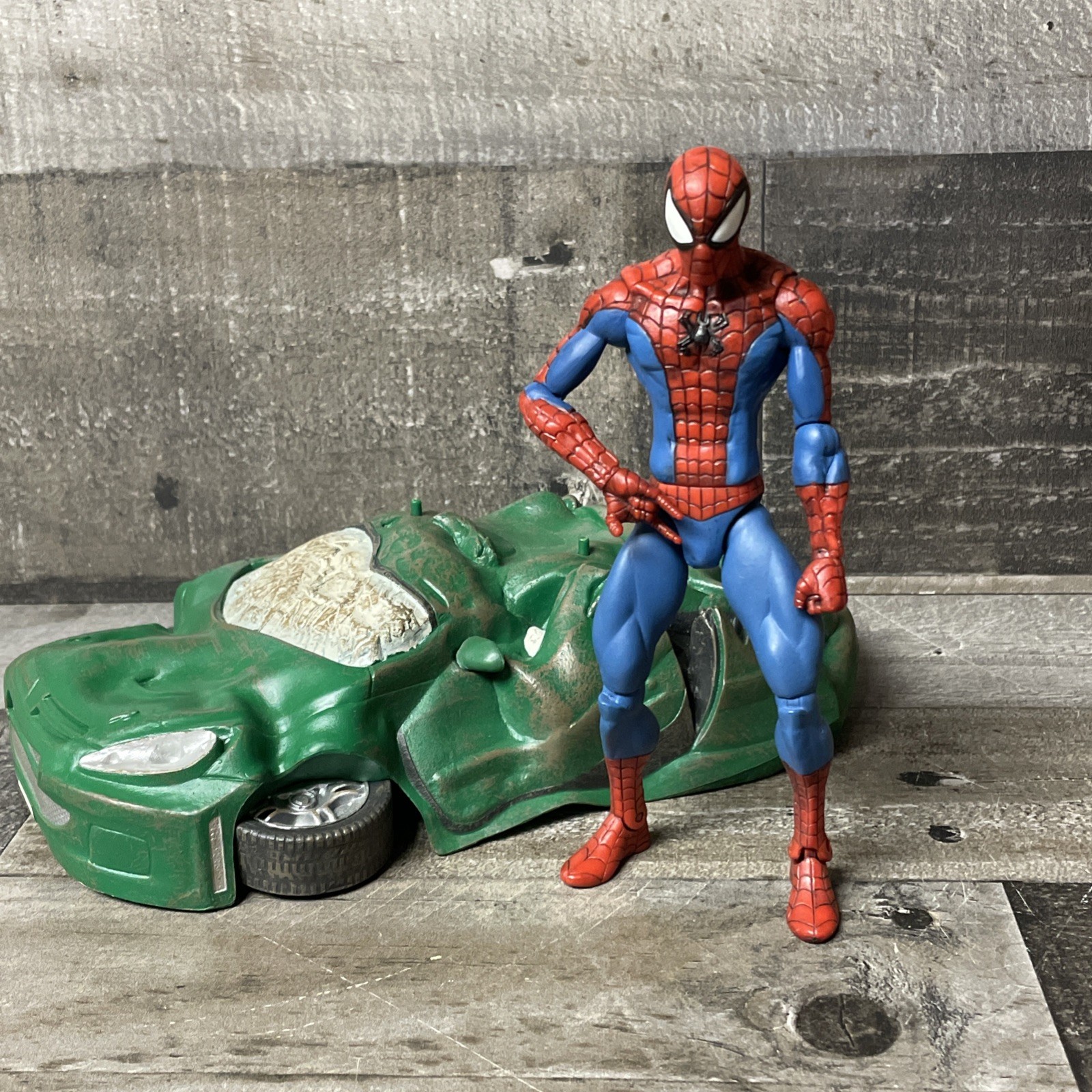 Spider-Man Marvel Comics Diamond Select Modellino Auto Distrutta Peter Parker