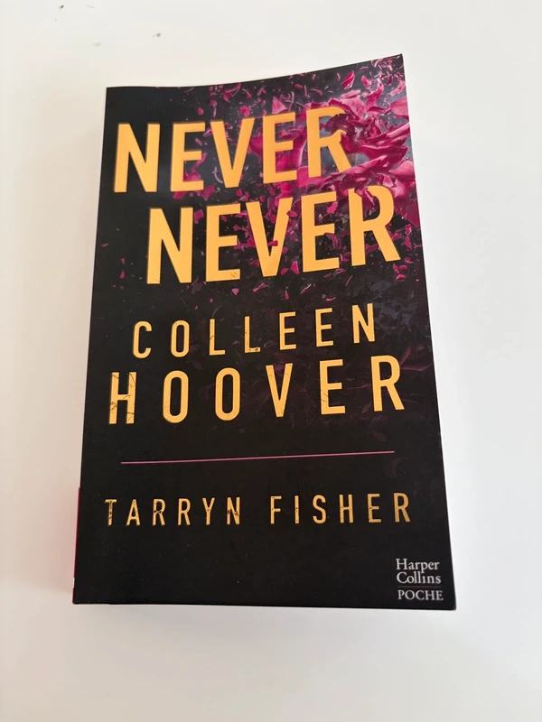 Livre never never colleen Hoover harper Collins poche