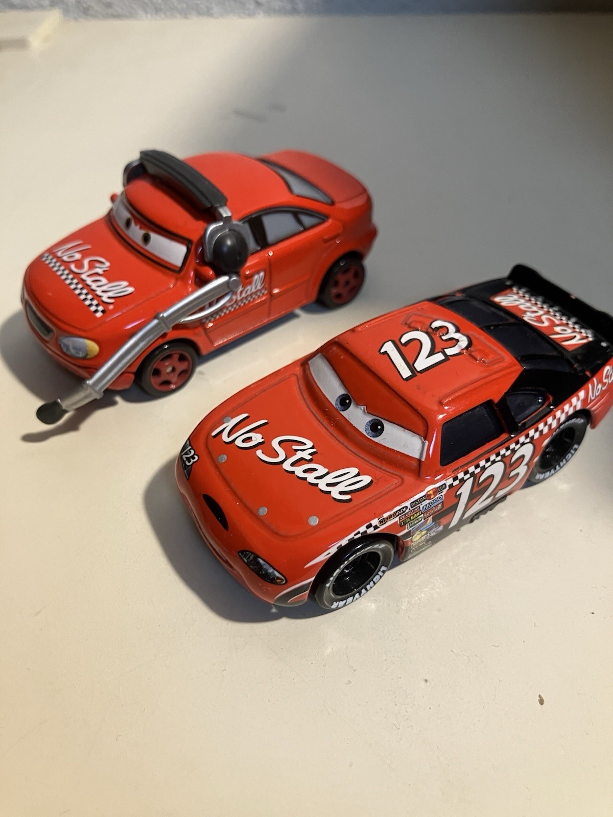 Disney Cars No Stall 123 Crew Chief & Race Car Loose