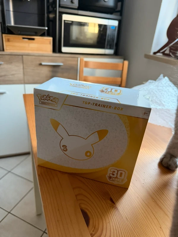 Pokémon 30 Jahre Trainerbox Neu