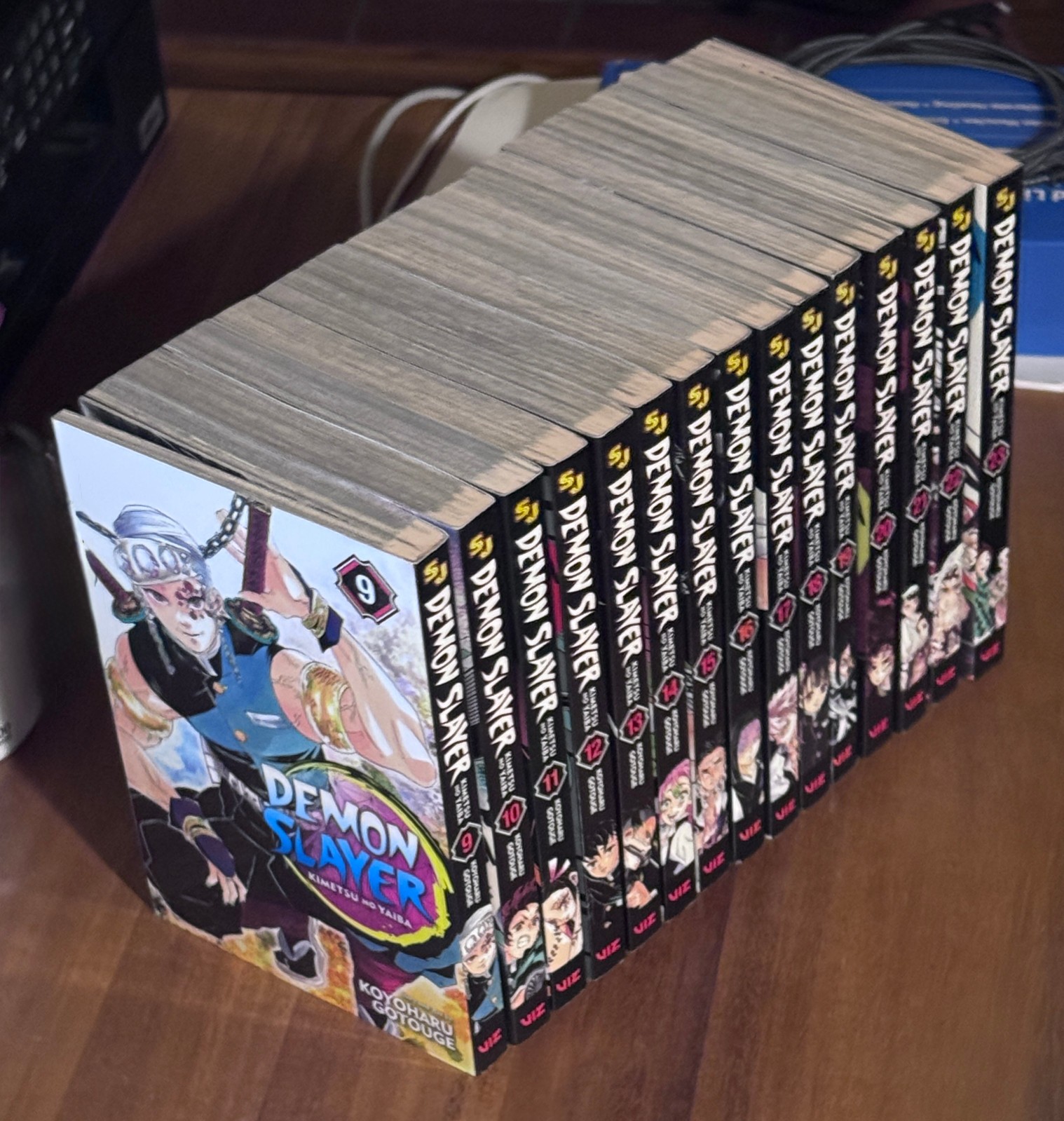 Demon Slayer Kimetsu no Yaiba manga volumi da 9 a 23 lotto di 15/Viz/inglese/SC/TPB