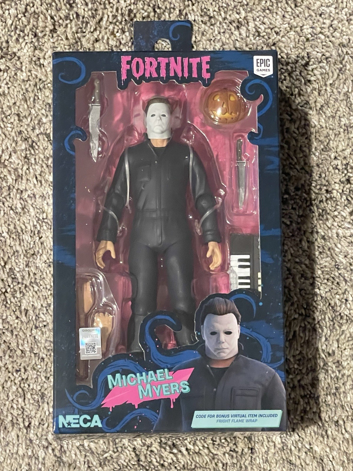 Modellino NECA Fortnite Fortnitemares Michael Myers in mano spedizione veloce