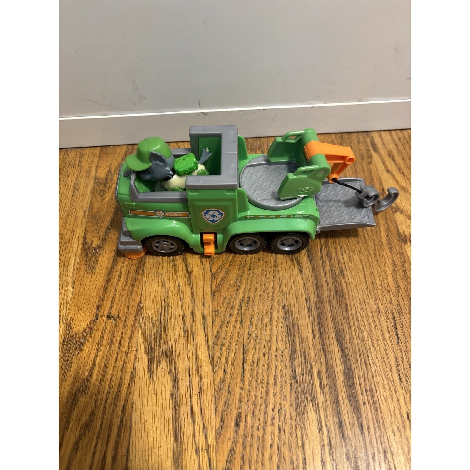 PAW Patrol Ultimate Rescue - Rocky's Ultimate Rescue Recycling Truck with Moving