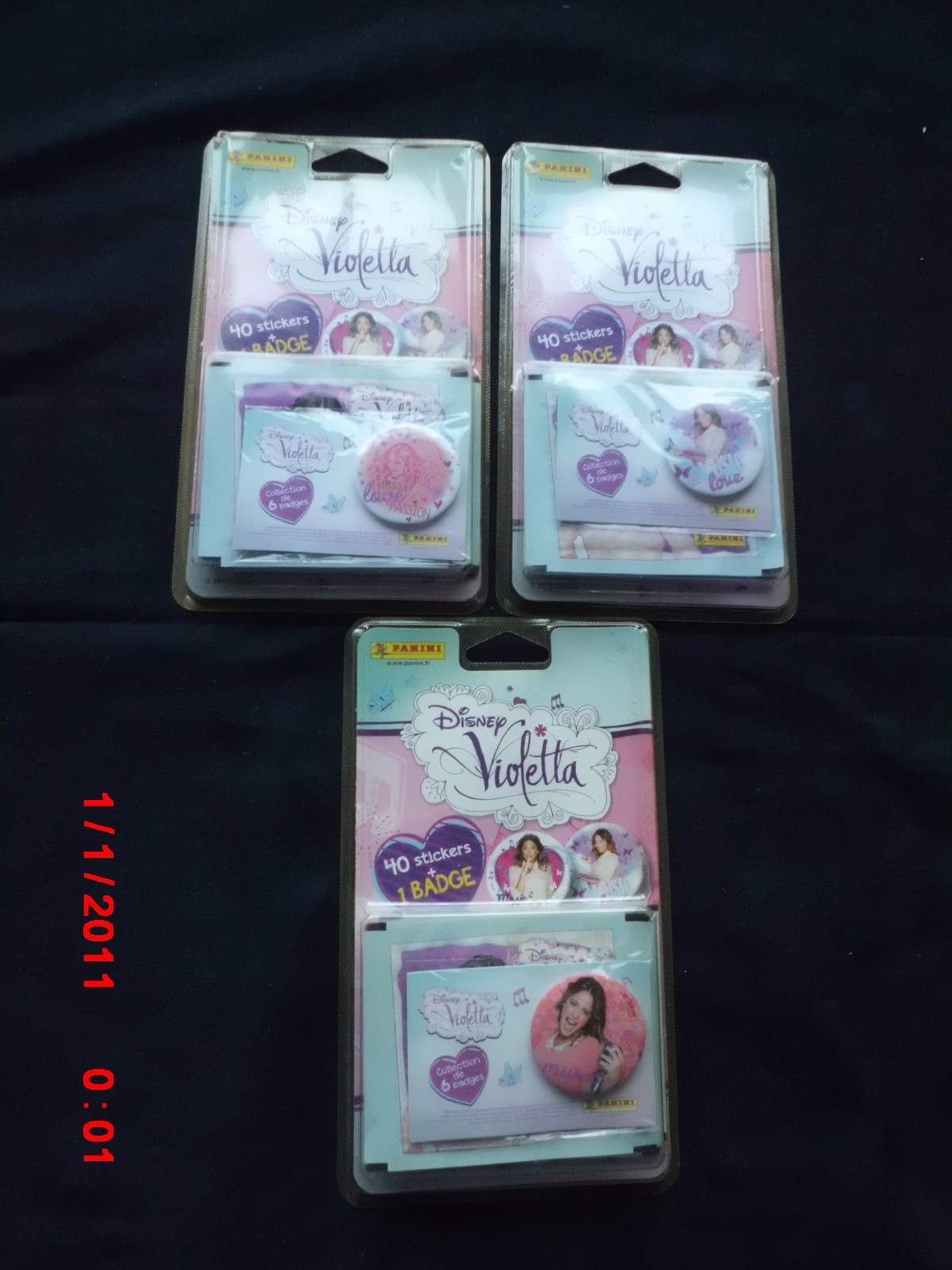 VIOLETTA SAISON 2   3 BLISTERS  DE 40  IMAGES ET UN BADGE