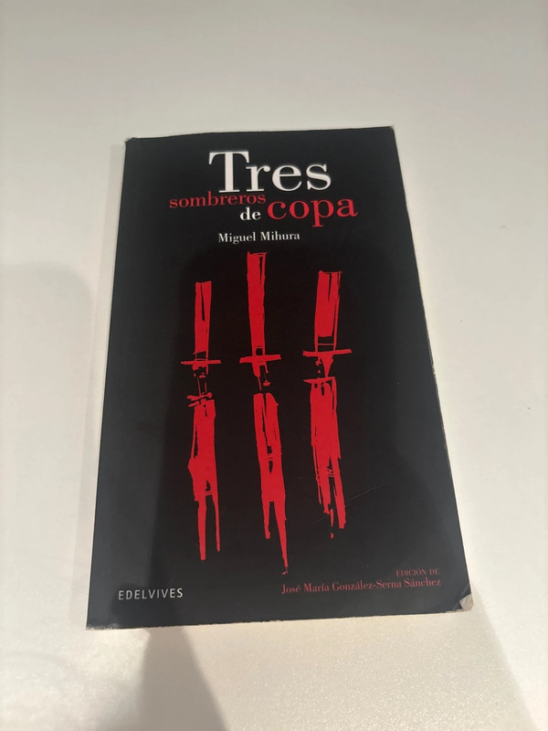 Libro tres. Sombreros de copa de Edel vives