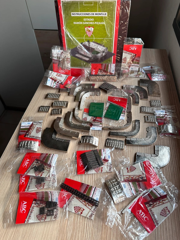 NUEVO - Kit maqueta miniatura Estadio Ramón Sánchez-Pizjuán Sevilla F.C.