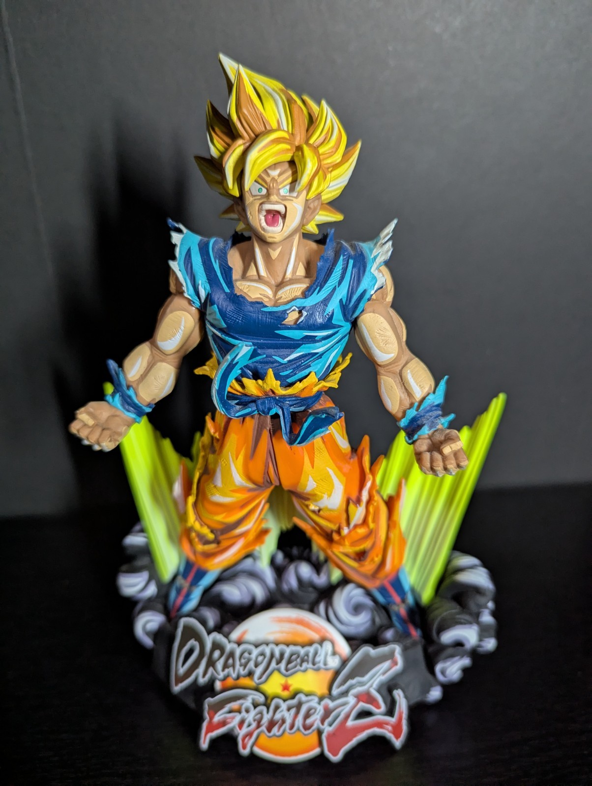 Statua action figure Dragon Ball FighterZ Super Saiyan Goku 9 pollici (senza scatola)