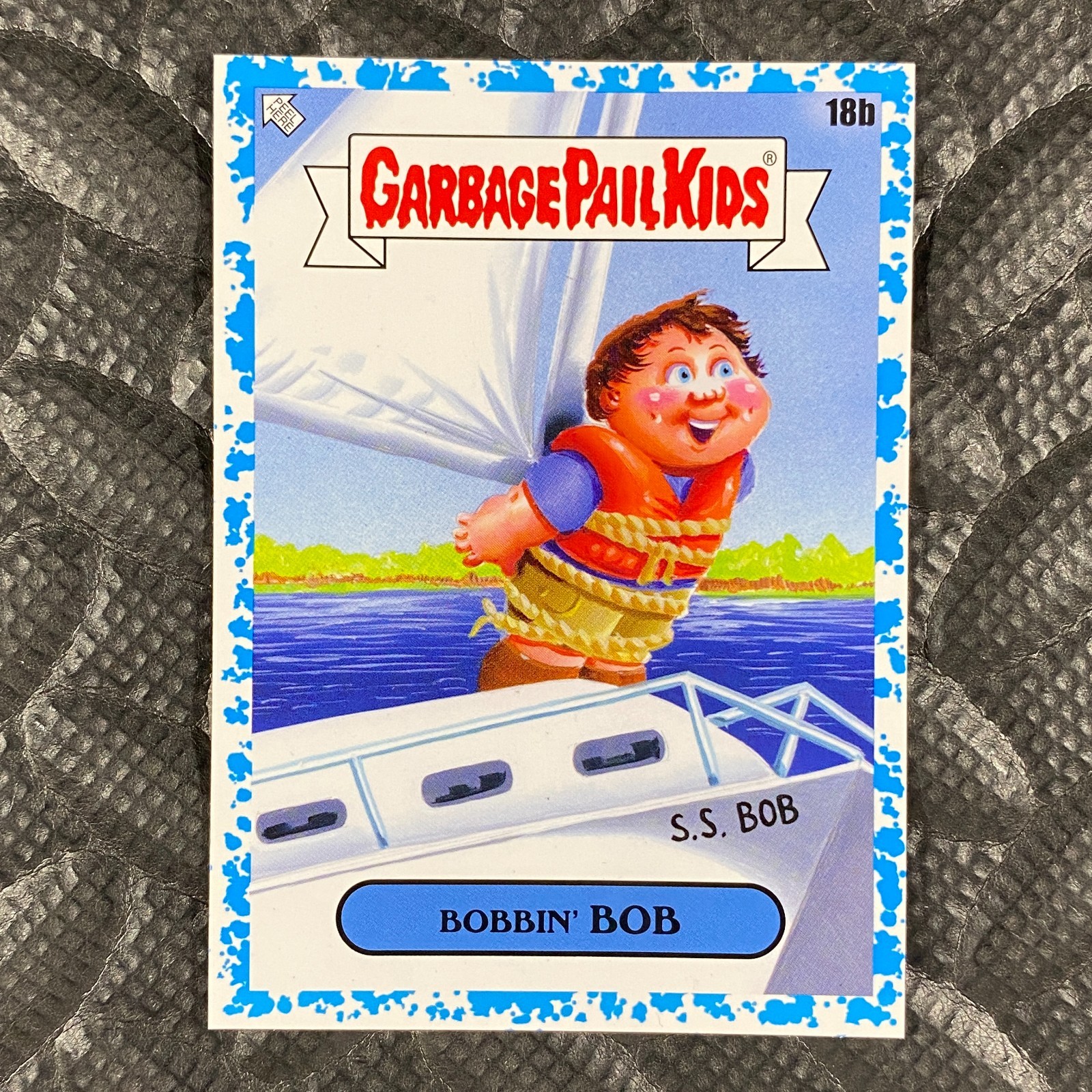 GARBAGE PAIL KIDS 2023 GPK GO ON VACATION BLUE BORDER 18B BOBBIN' BOB 34/99
