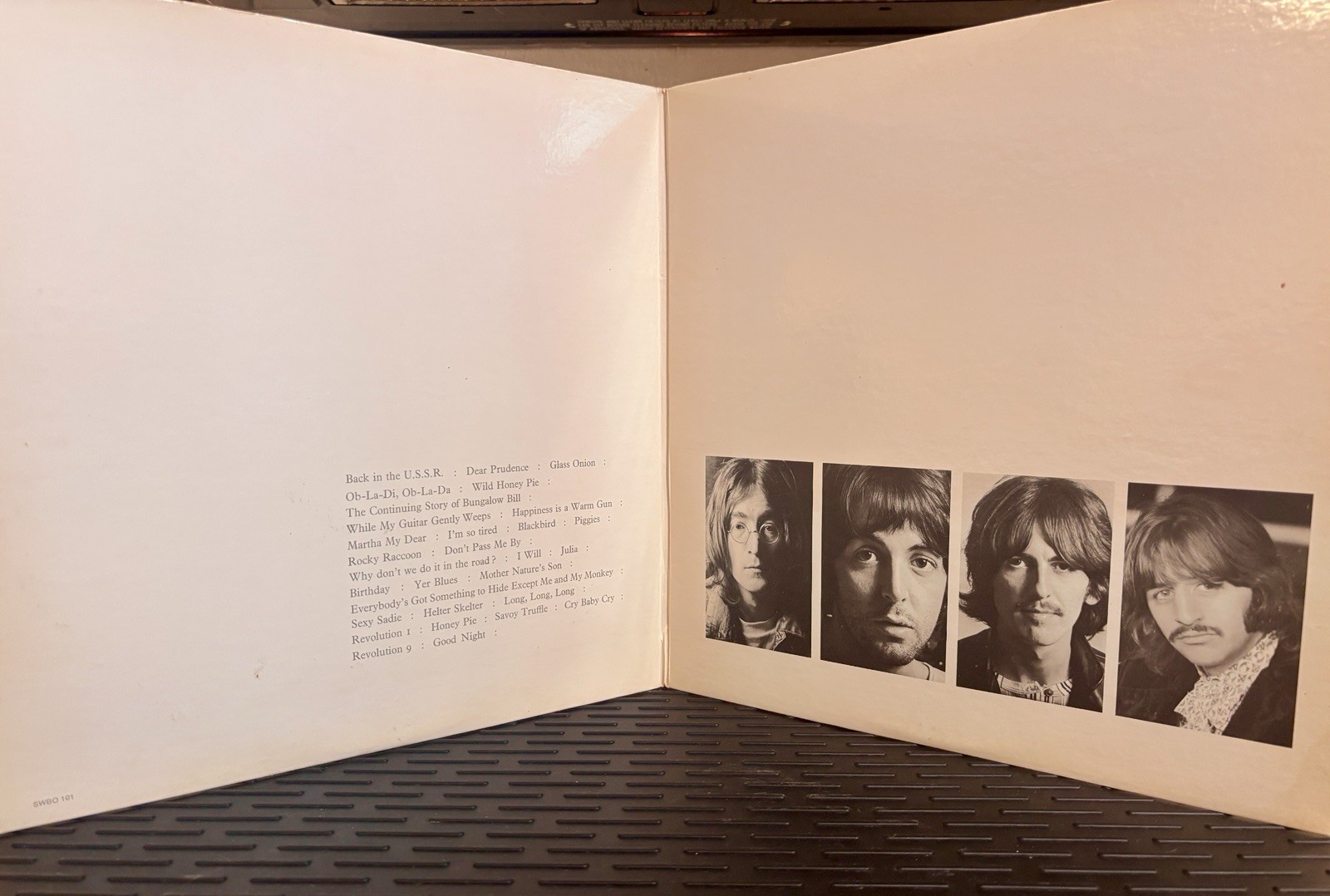 Vinyl The Beatles White Album 1968 LA 2nd Press A 0351544 Stereo VG+/VG+