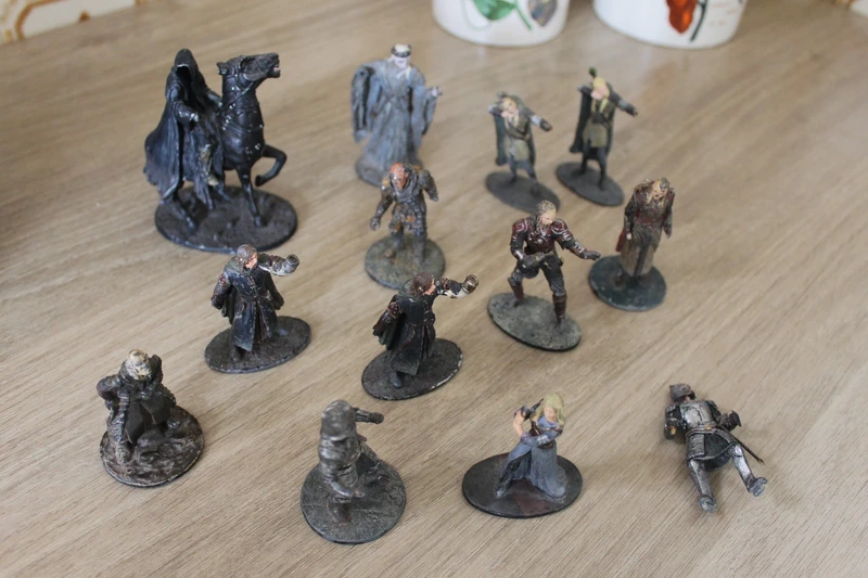 13 figurines vintage du Seigneur des Anneaux