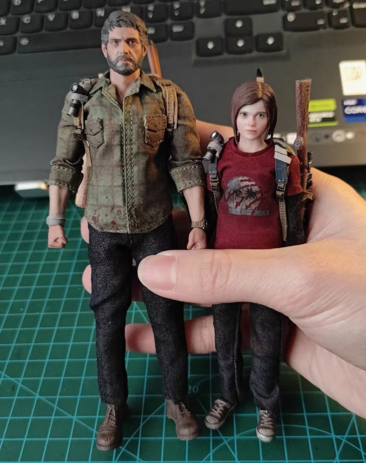 Joel Ellie THE LAST OF US  ACTION FIGURES SET, NO ZOMBIE