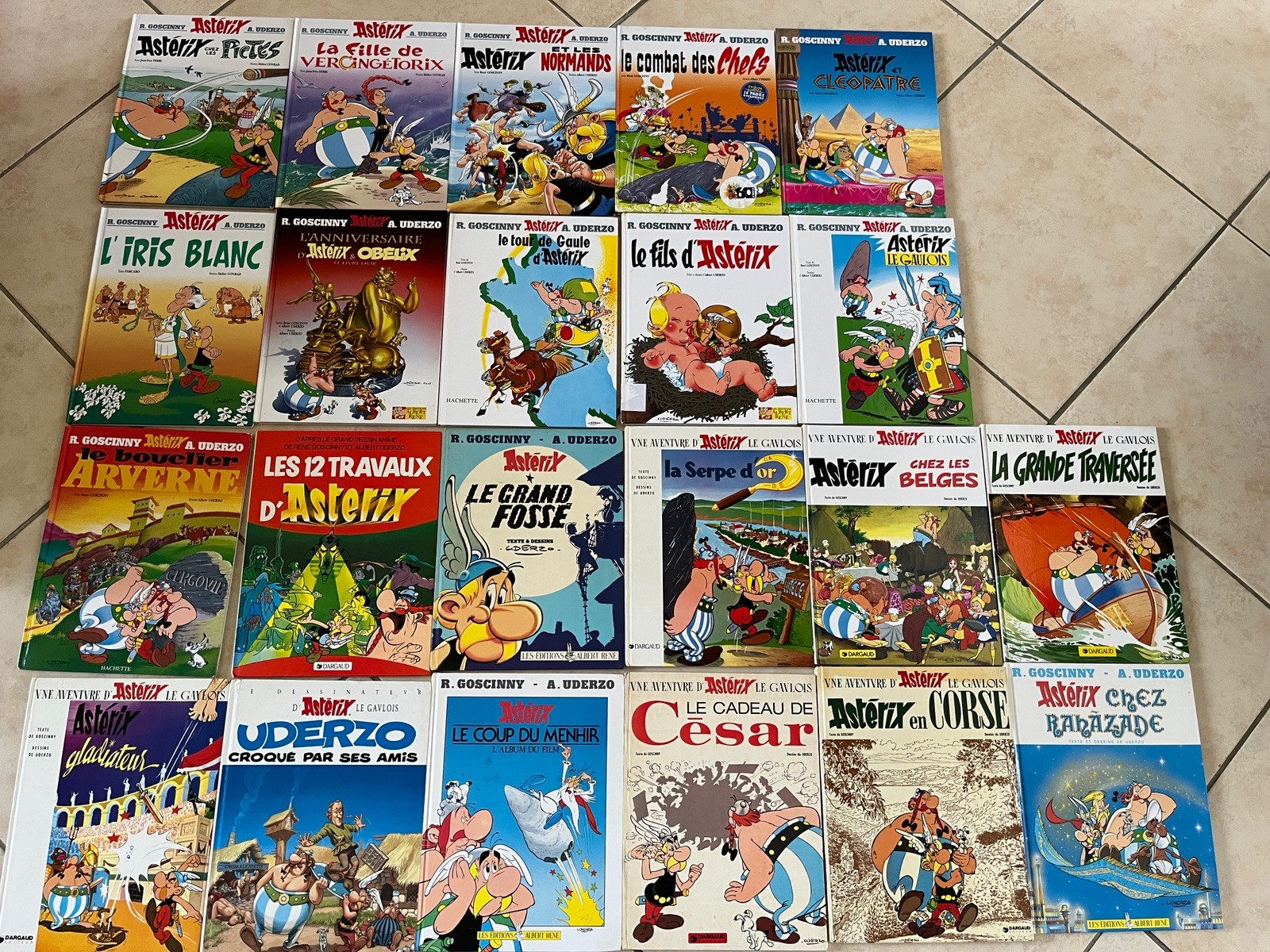Lot de 22 bd ASTERIX
