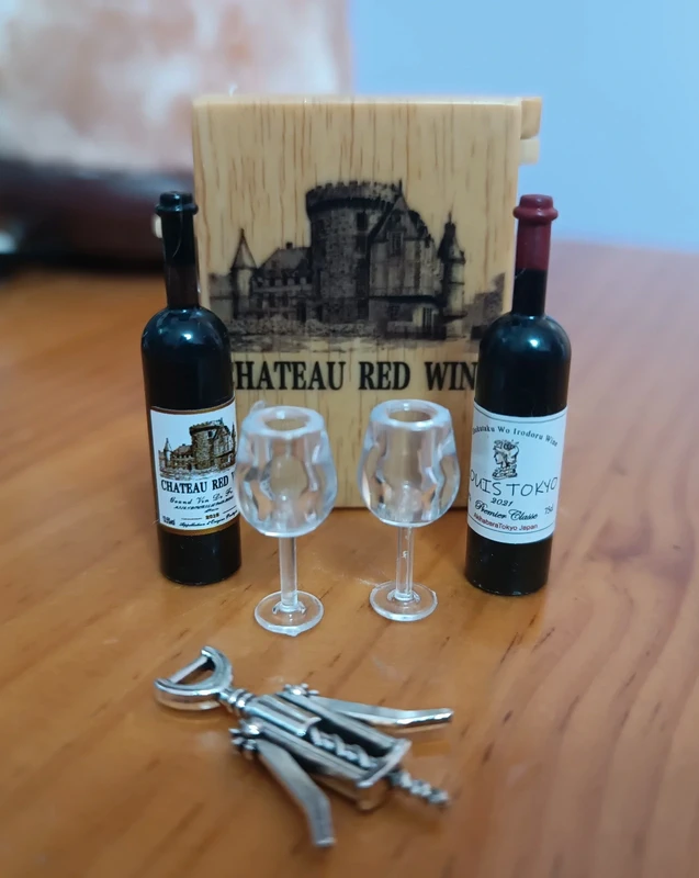 Set miniaturas vino escala 1:12 para casa de muñecas