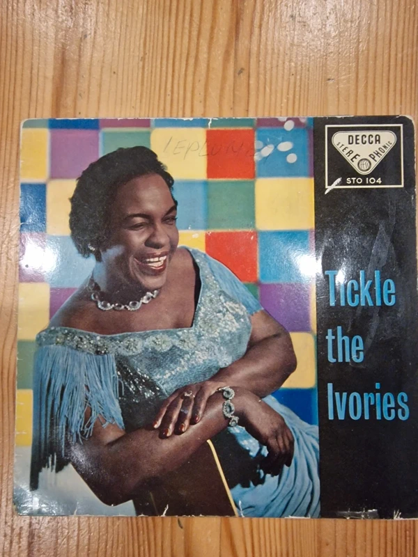 Winifred Atwell – Tickle The Ivories