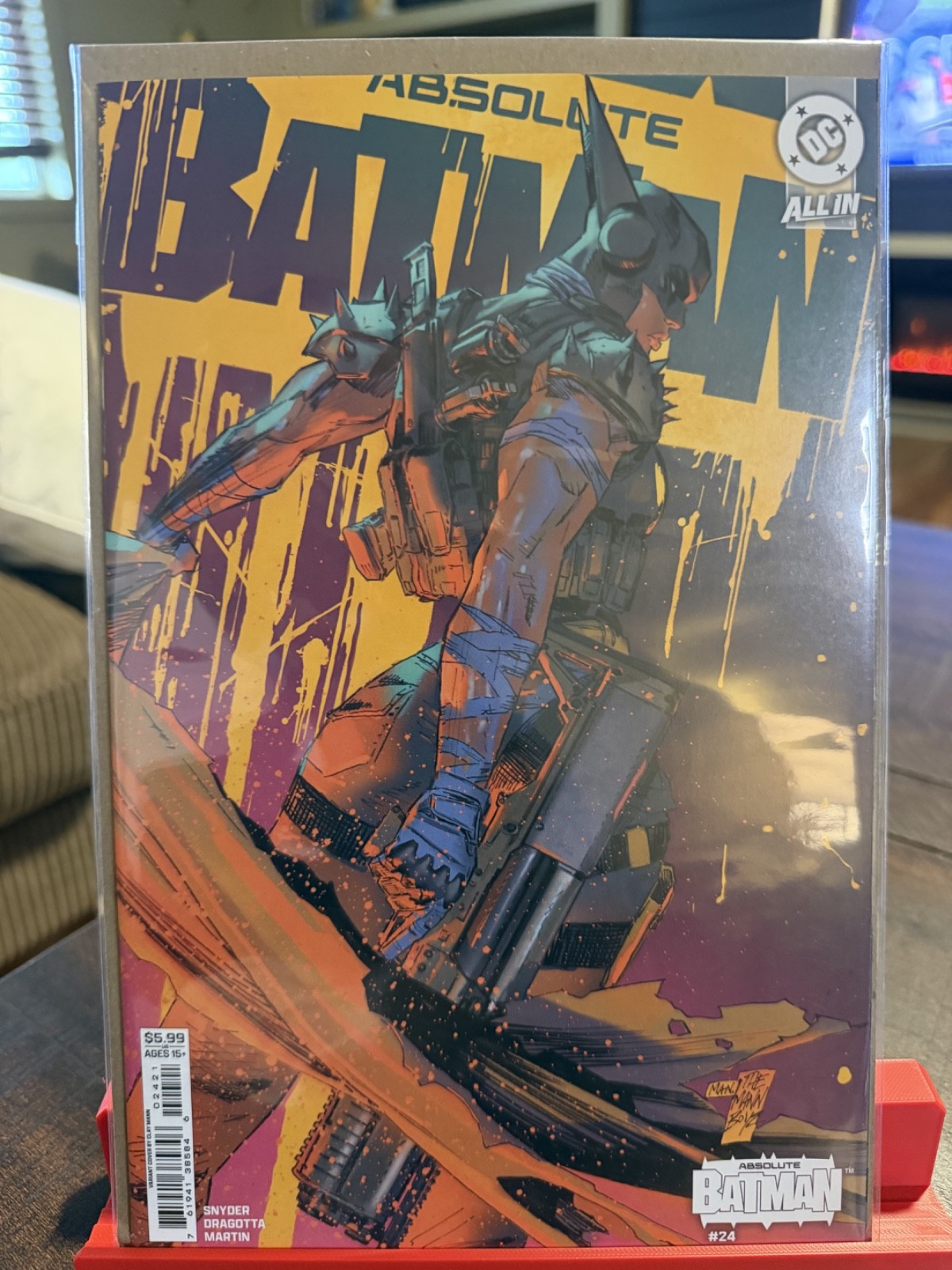 Absolute Batman #24 Clay Uomo