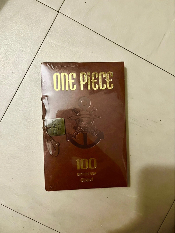 Tome 100 du manga One Piece collector.