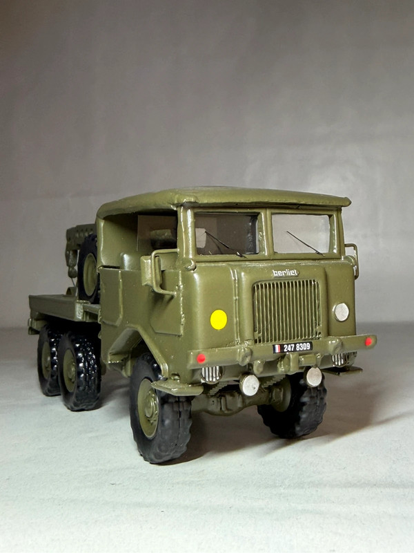 Berliet TRM camion militaire de dépannage grue 6x6 1/50 miniature