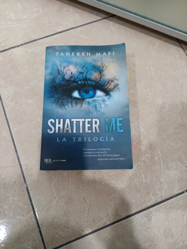 Libro trilogia shatter me di tahereh mafi