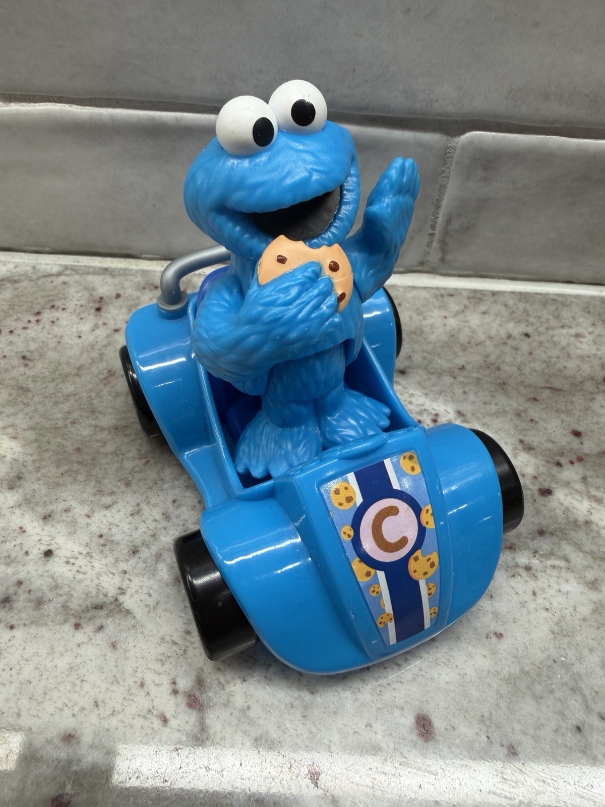 Modellino auto Cookie Monster Sesame Street Go Kart Just Play mostro blu