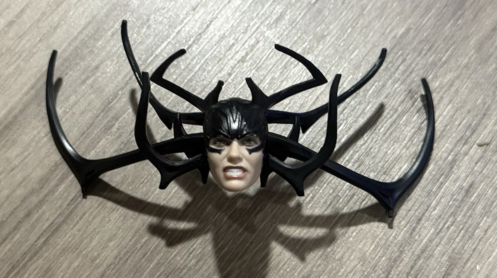 Marvel Legends Hela Confezione Due Elmetti Foraggio