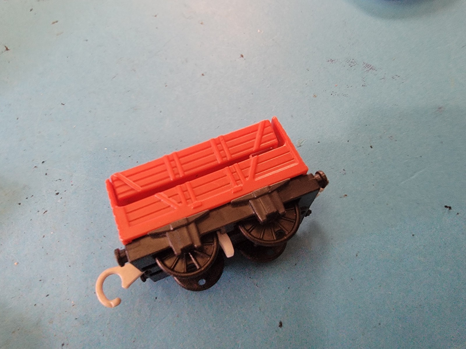 THOMAS & FRIENDS TRACKMASTER TILTING TRAIN CAR SORT & SWITCH DELIVERY SET
