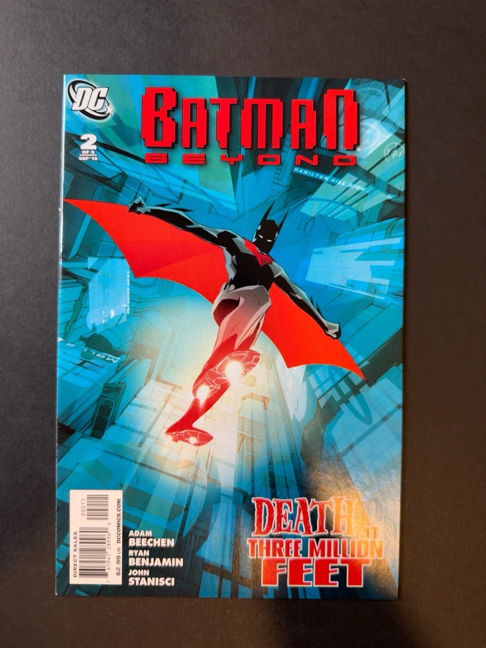 Batman Beyond #2 2010 DC Dustin Nguyen Adam Beechen 8.5