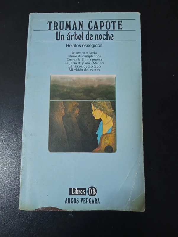 Un árbol de noche