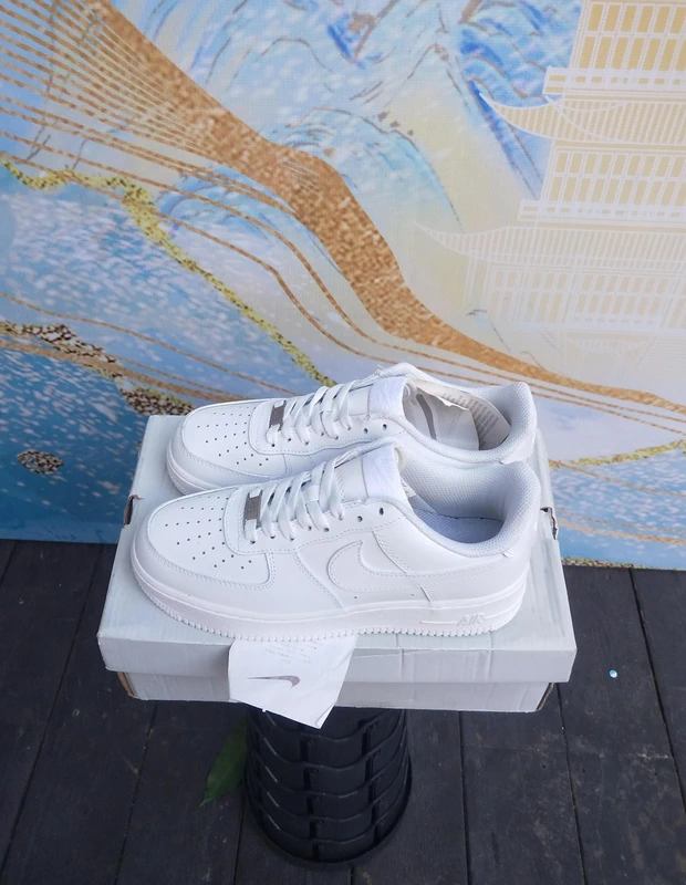 Sneakers Nike Air Force 1 neuves 37