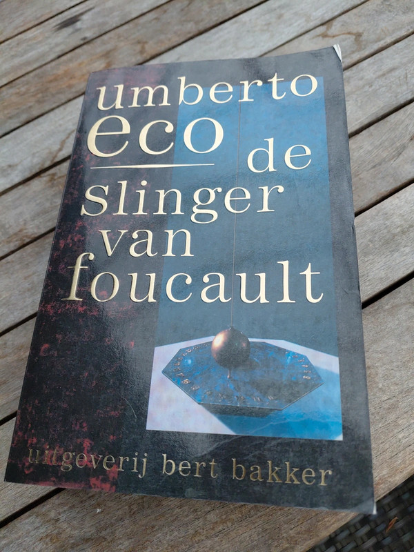 Boek 'de slinger van foucault' van U.Eco