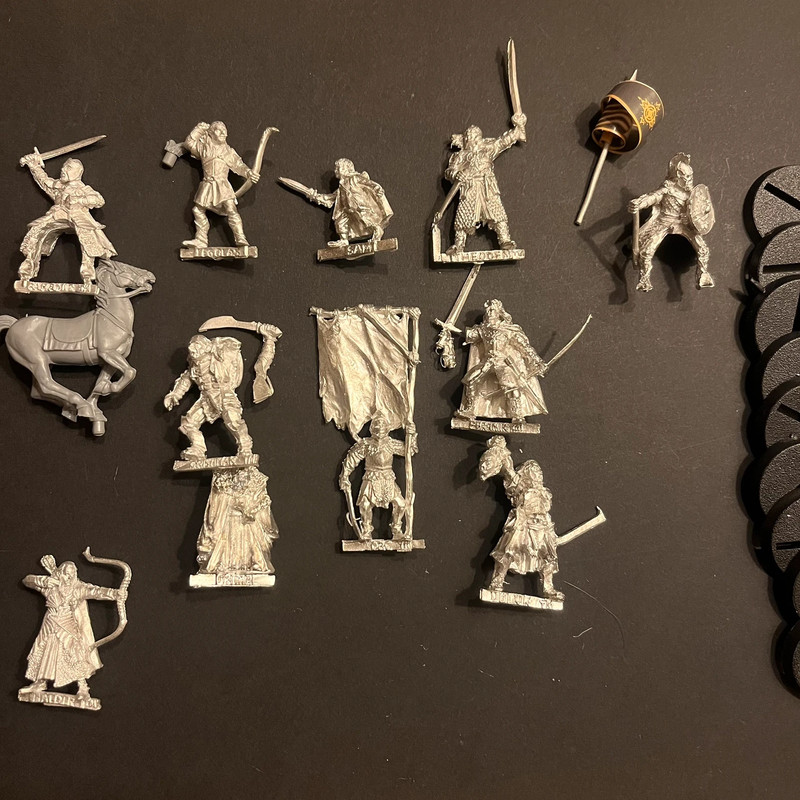 Lot 11 figurines Games Workshop Le Seigneur des Anneaux métal