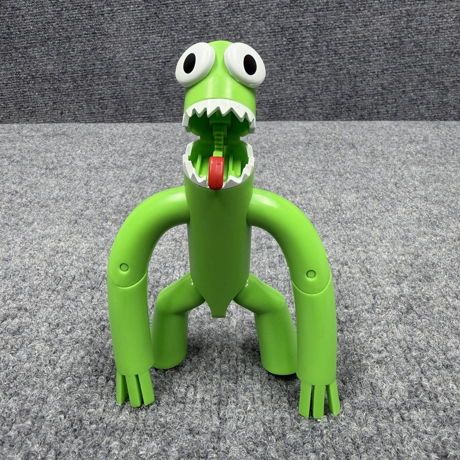 PhatMojo Rainbow Friends Green Variant 5.25" Action Figure Tongue Feature