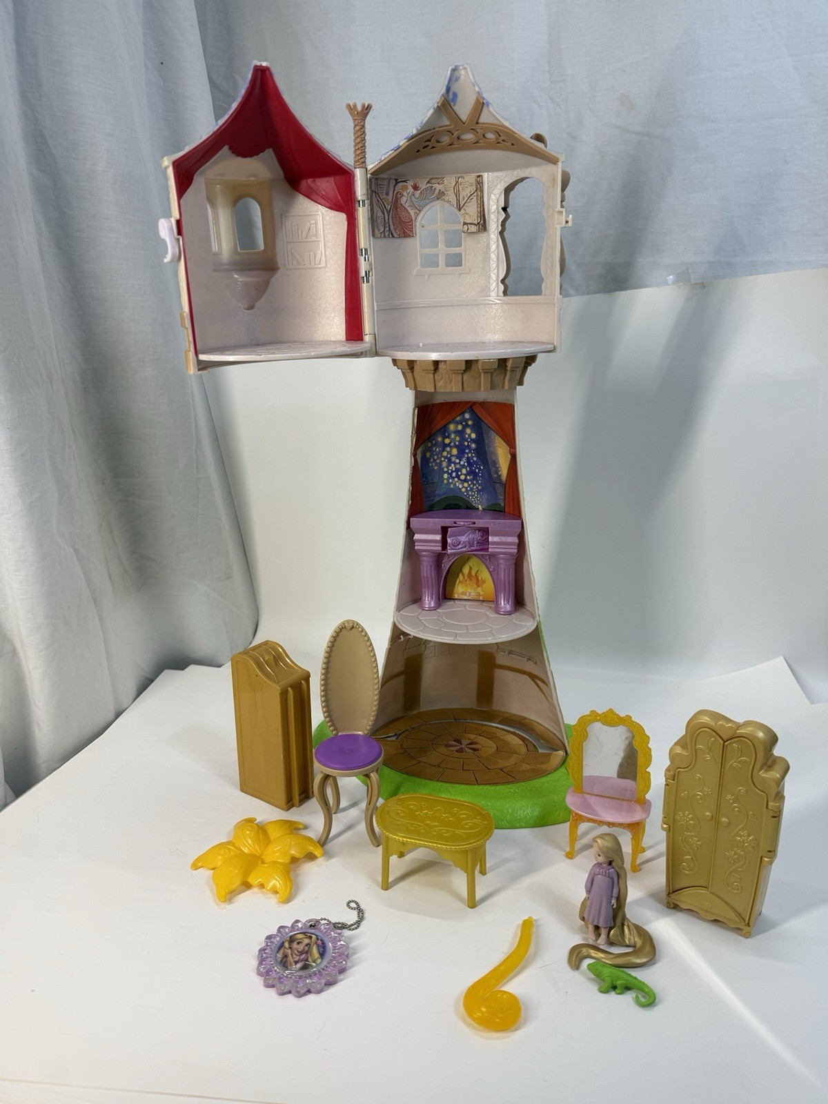 Disney Princess Tangled Rapunzel Tower Playset Mini Figure Pascal Accessories 