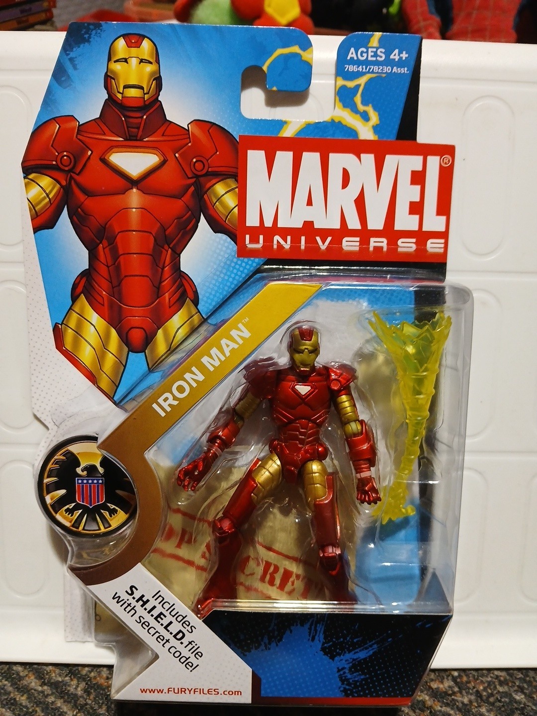 NEW ON CARD Marvel Universe 3.75" Action Figure #001 Iron Man Hasbro 2008