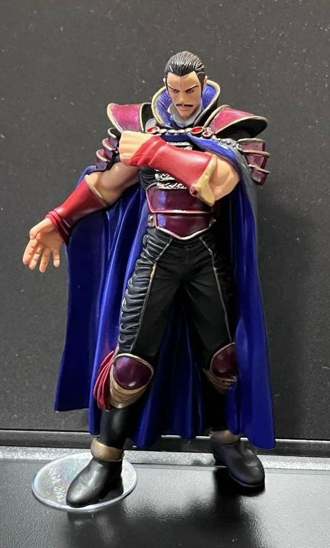 Pugno della Stella del Nord Han Action Figure con Base Espositore Alto 12 cm