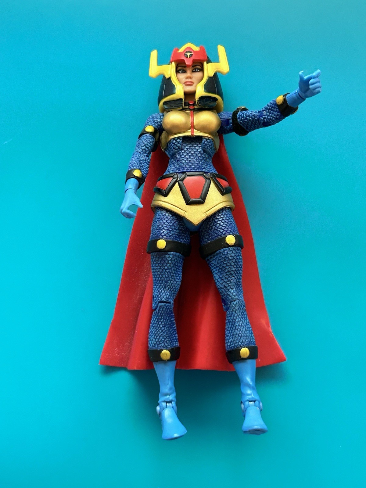 2009 DC Universe Classics Big Barda 6" Action Figure Helmet Variant w/ Mega-Rod