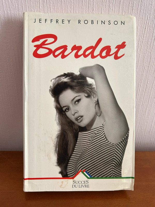 Livre Bardot en très bon état–