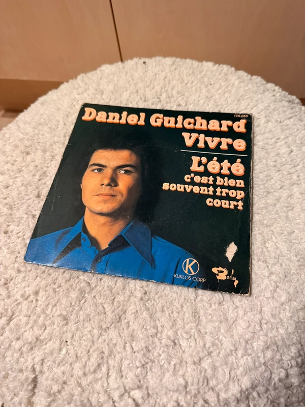vinyle Daniel Guichard Vivre - L’été c’est bien souvent trop court 45 tours