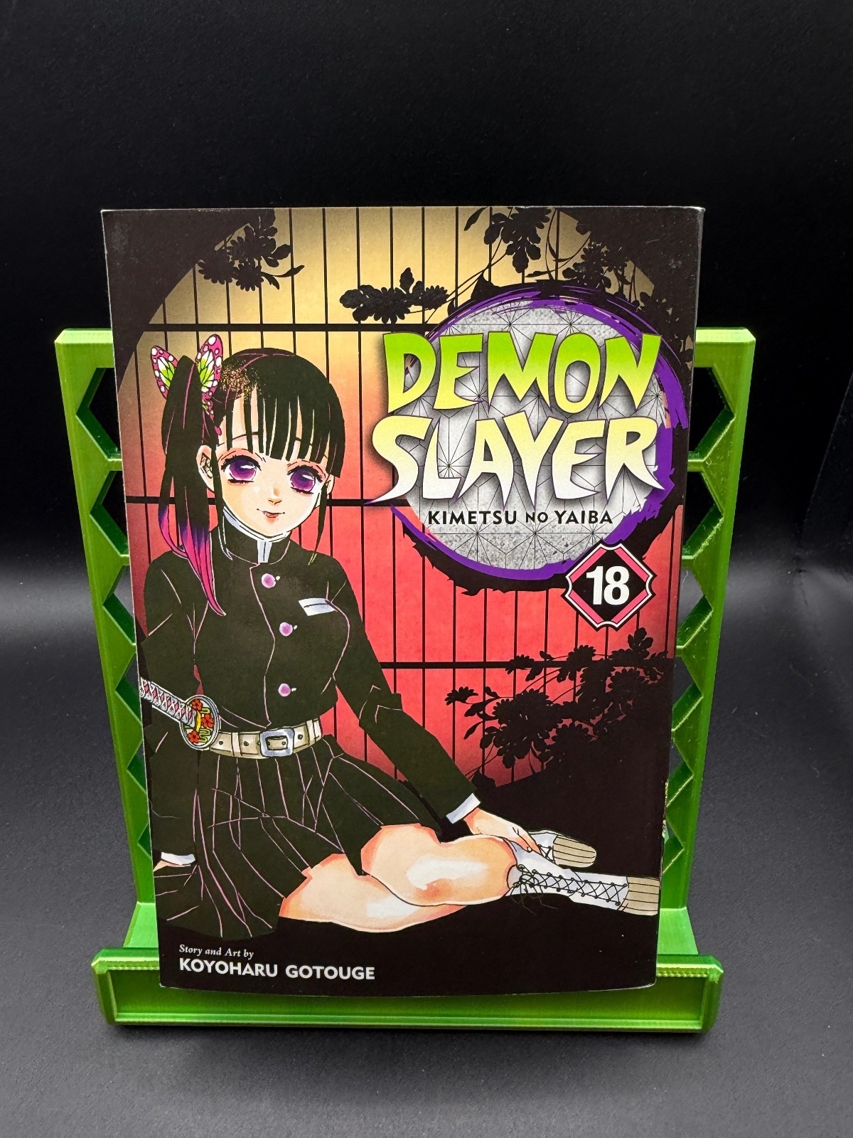 Demon Slayer: Kimetsu no Yaiba Volume 18 di Koyoharu Gotouge - Manga Book