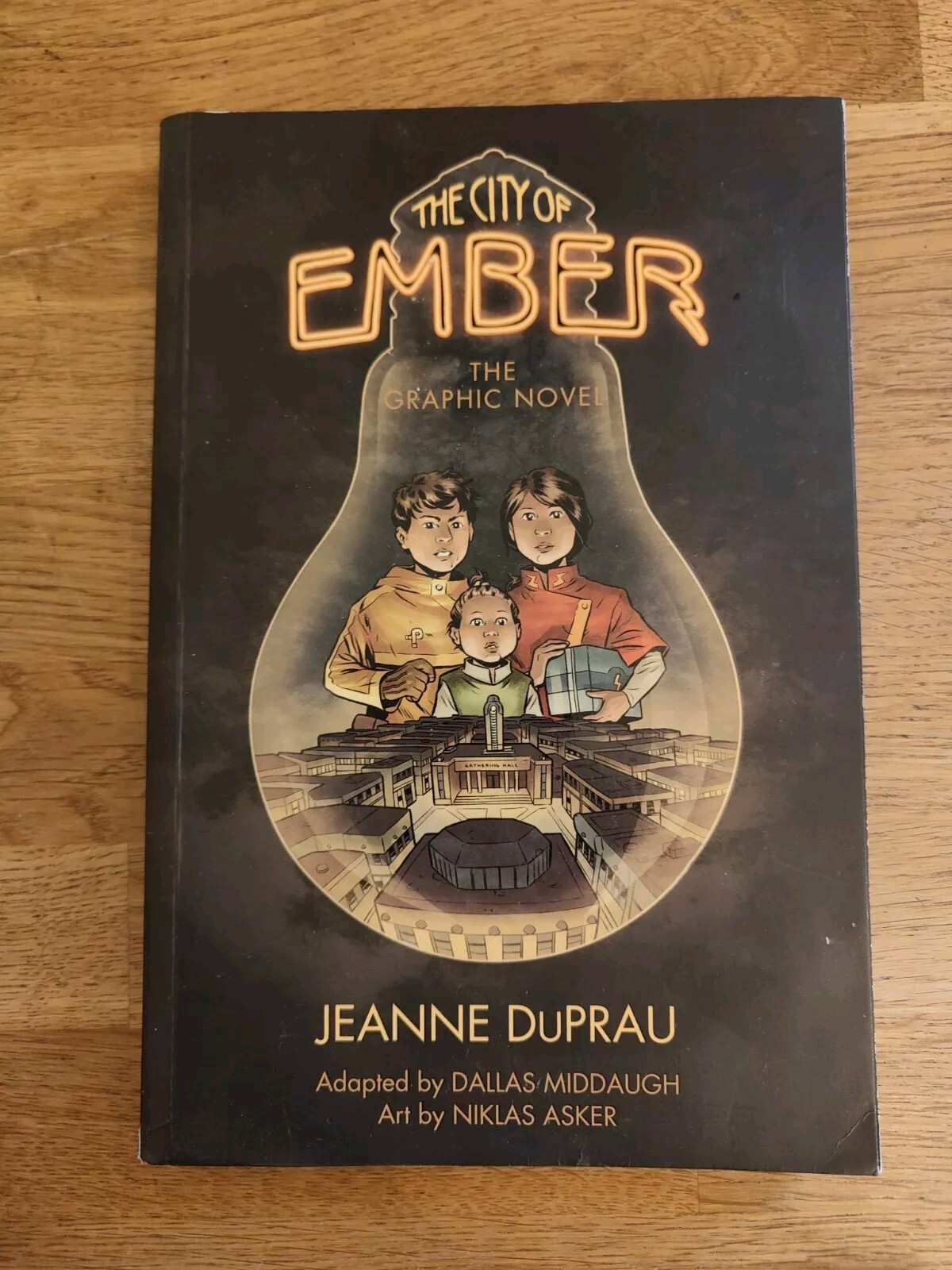 GRAPHIC NOVEL - The City Of Ember The Graphic Novel Paperback Jeanne DuPrau 