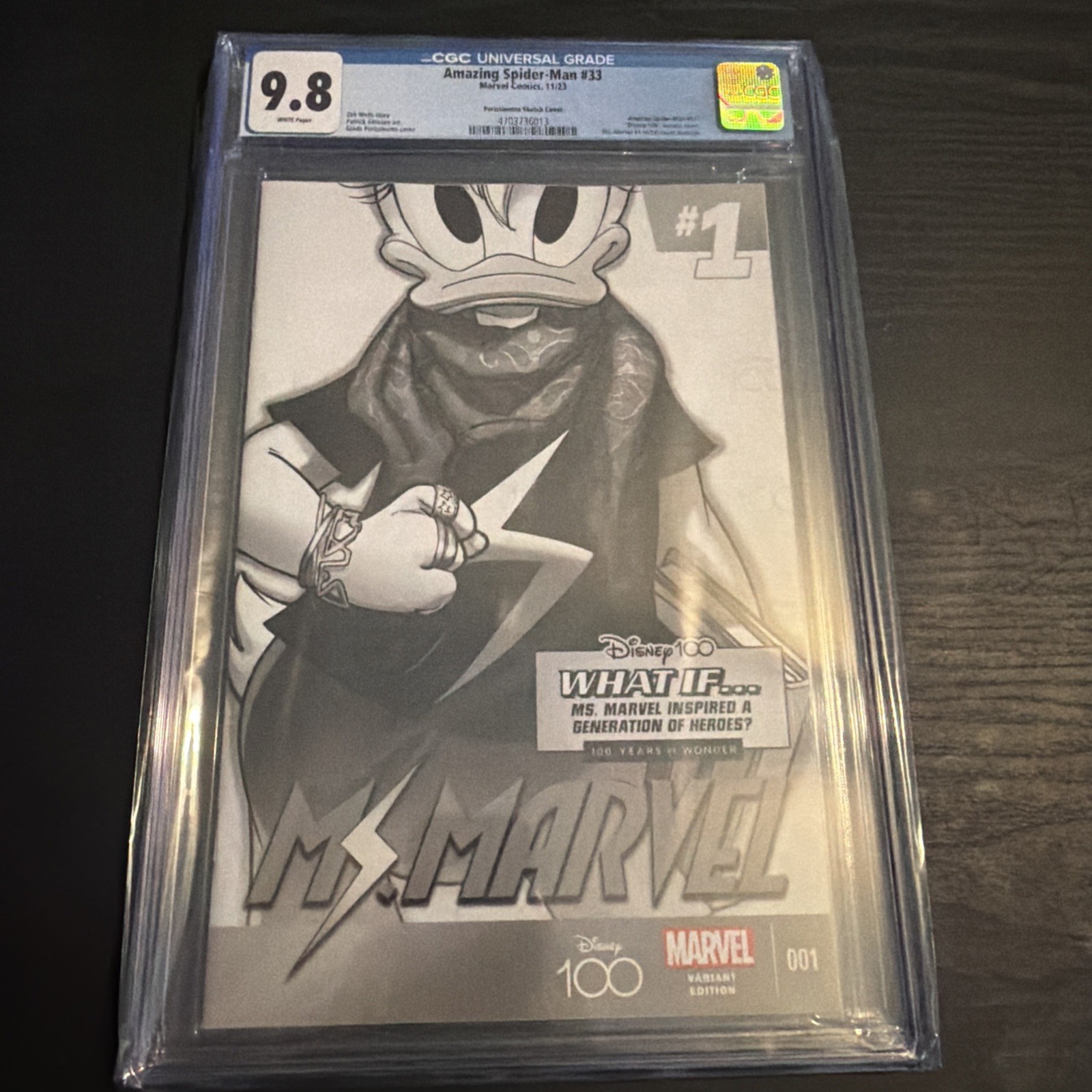 Amazing Spider-Man #33 CGC 9.8 *1:100 Disney 100 variante in bianco e nero