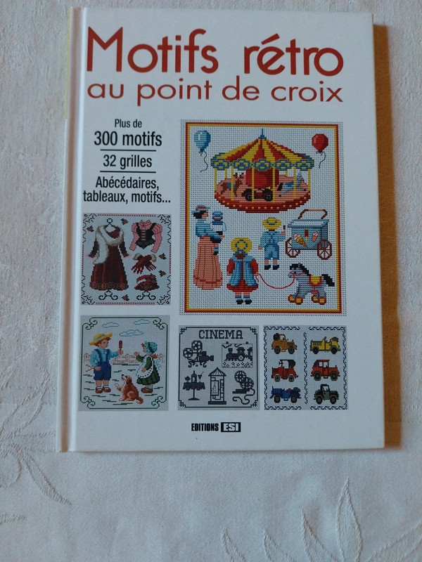 Motif rétro au point de croix