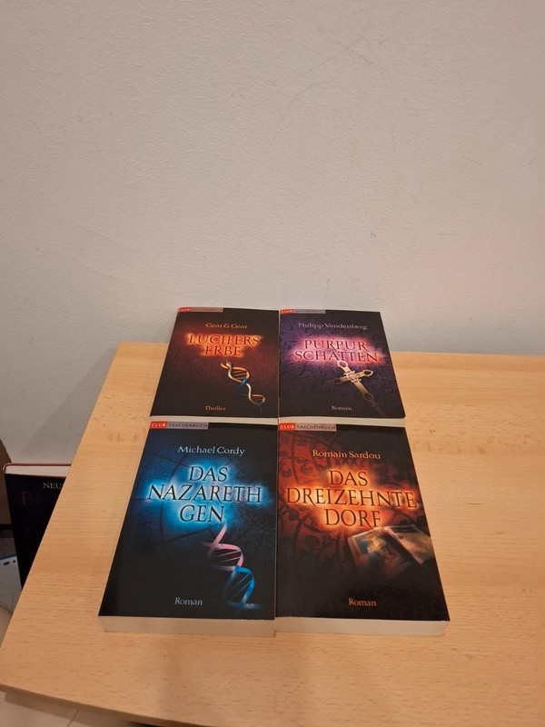 4er-Pack Bücher auf Deutsch
